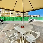 Semesterbostad Relax House *